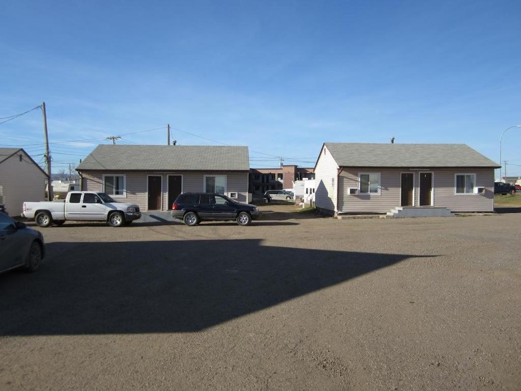 Midtown Motel On Alaska Ave Dawson Creek Exterior foto